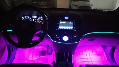 悅動(dòng)再改加裝車(chē)內(nèi)360度全彩氛圍燈+冰藍(lán)色冷光線+鐳射投影燈